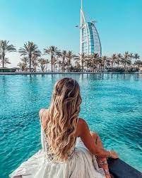 صور بنات على البحر: تحفيز للسفر واكتشاف الجمال الطبيعي! 2 صور بنات على البحر .2